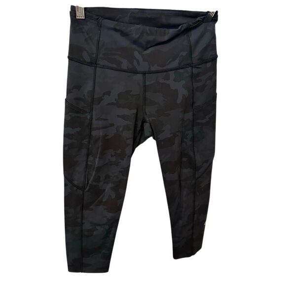 Lululemon Wunder Under Crop | Black Camo - Picture 3 of 4